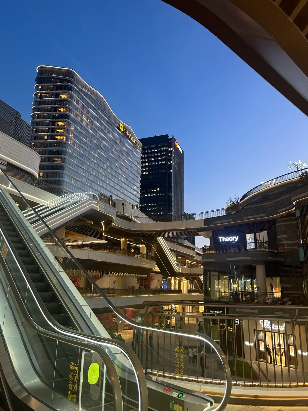 谁家看电影送这么多周边啊?