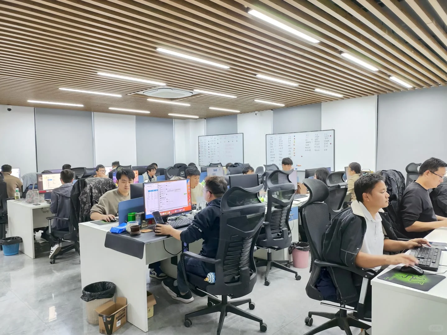 5个w可以做一个聊天交友APP吗？