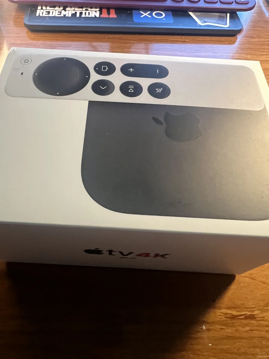 现在应该很少人看电视吧！