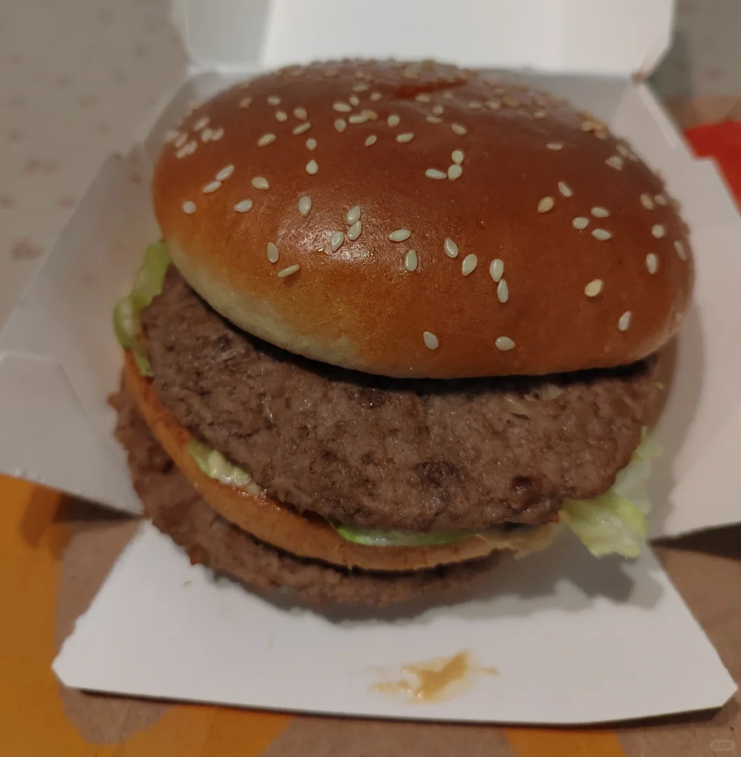 两个老年人的午餐