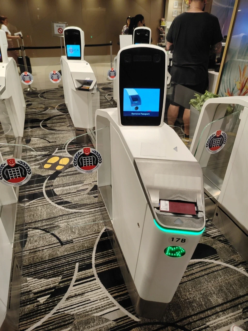 安卓手机如何下载新加坡入境卡APP