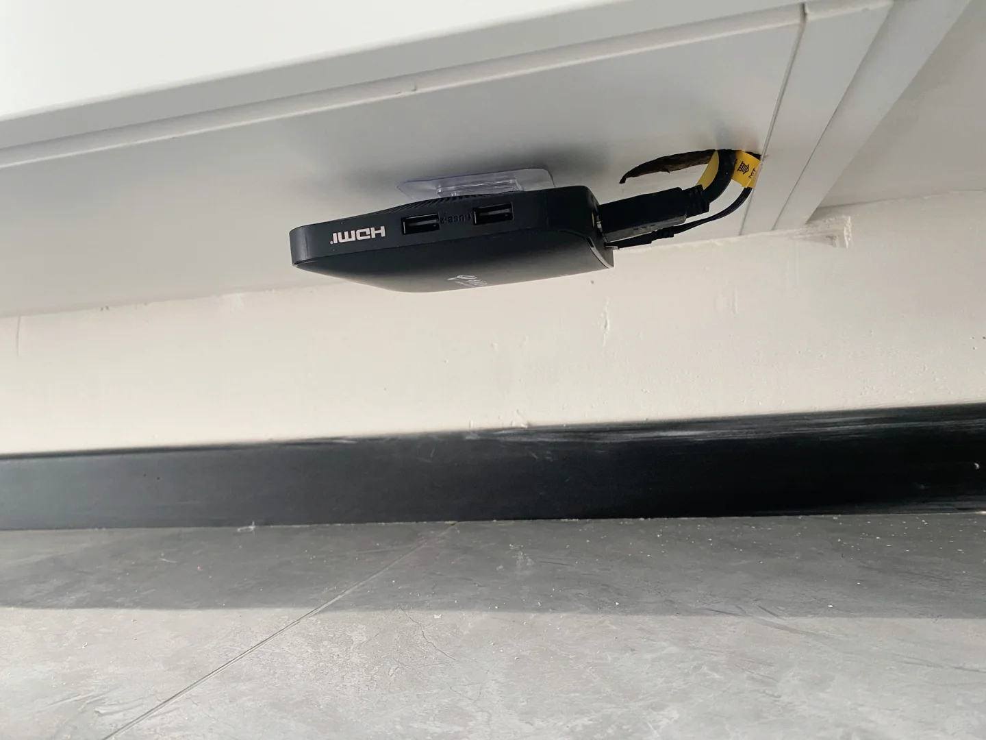 机顶盒塞柜子无信号解决了