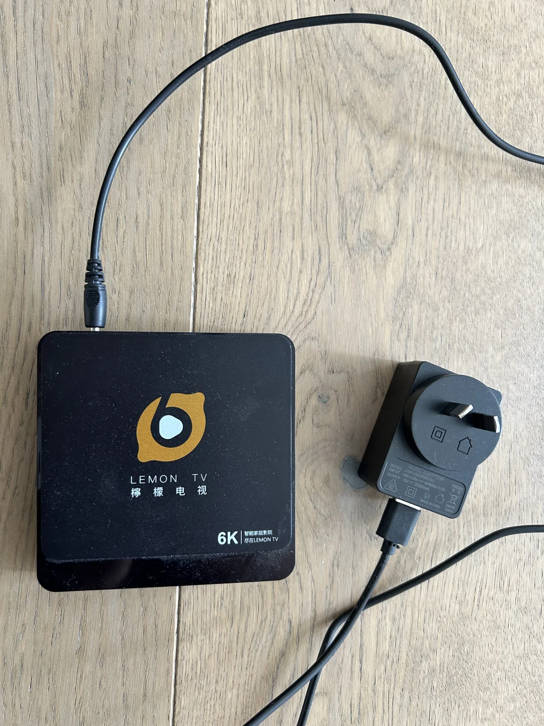 两套电视盒子 可以看国内电视和Netflix