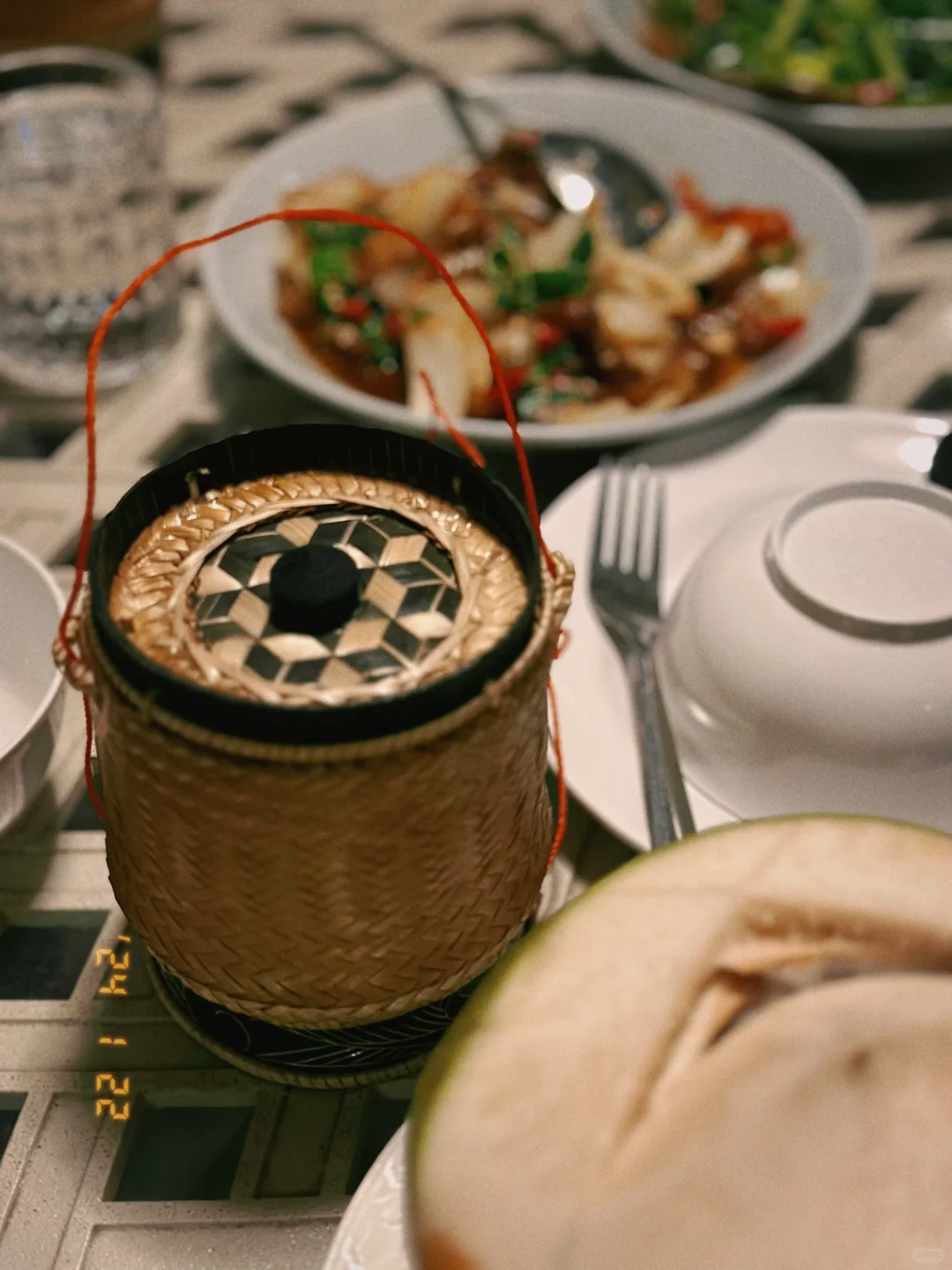 老挝旅行国内手机下载不了软件如何解决?