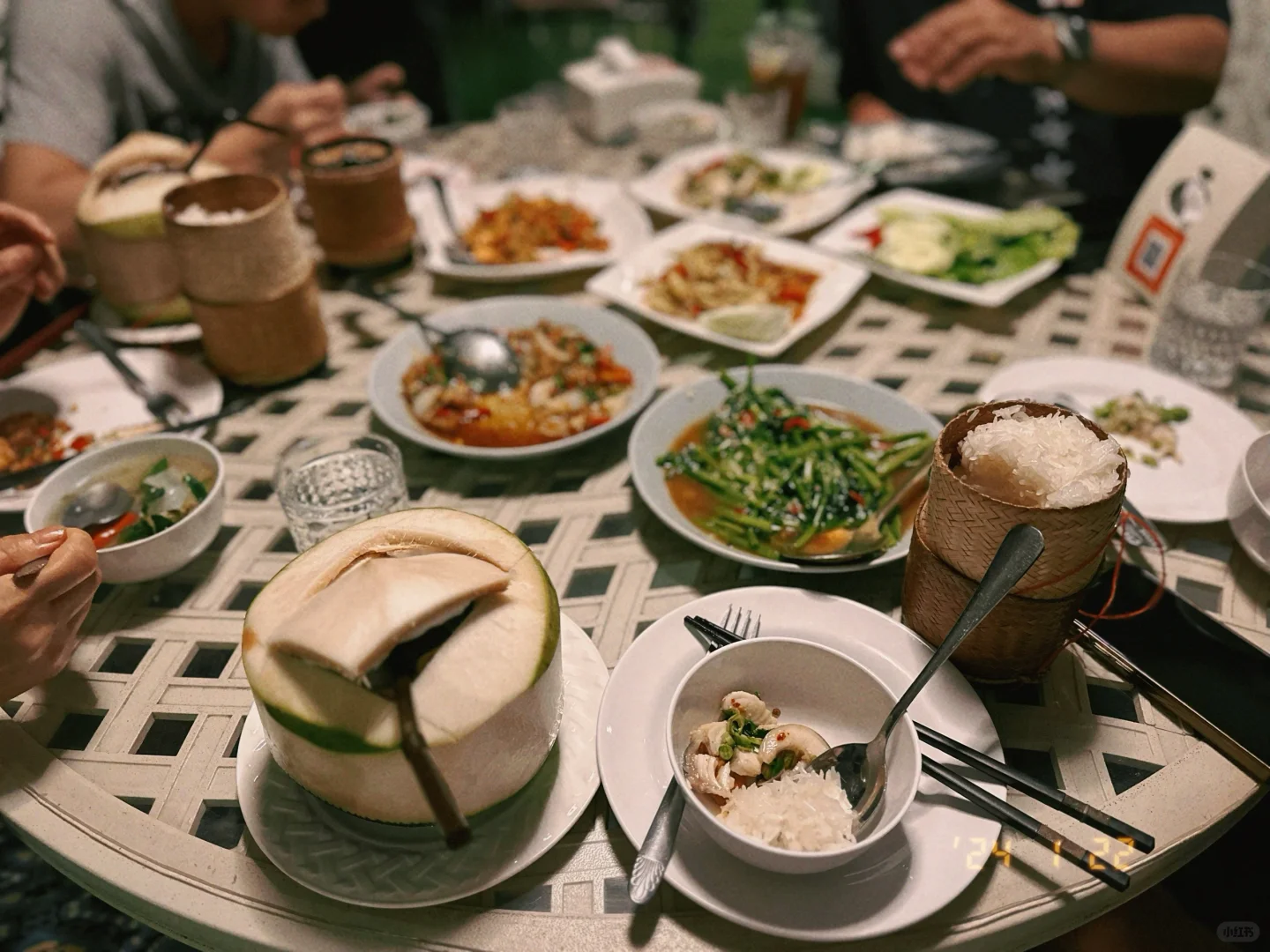 老挝旅行国内手机下载不了软件如何解决?