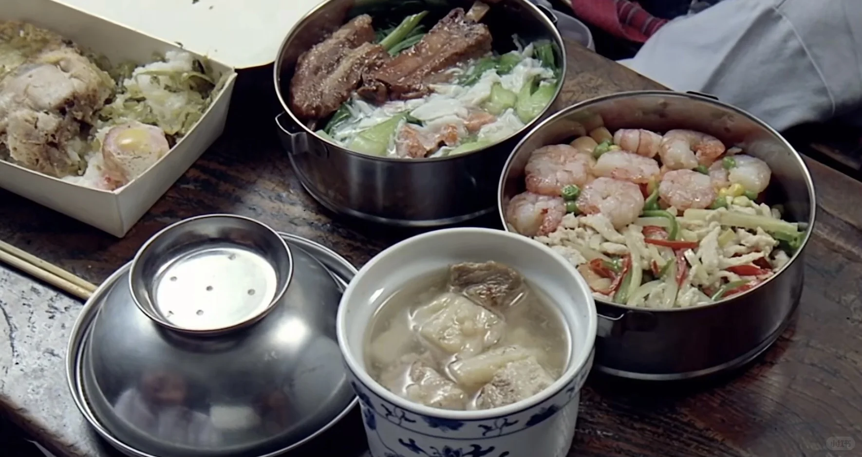 5⃣️3⃣️饮食在明,男女在暗。