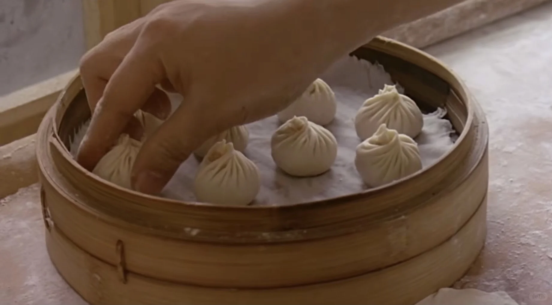 5⃣️3⃣️饮食在明,男女在暗。