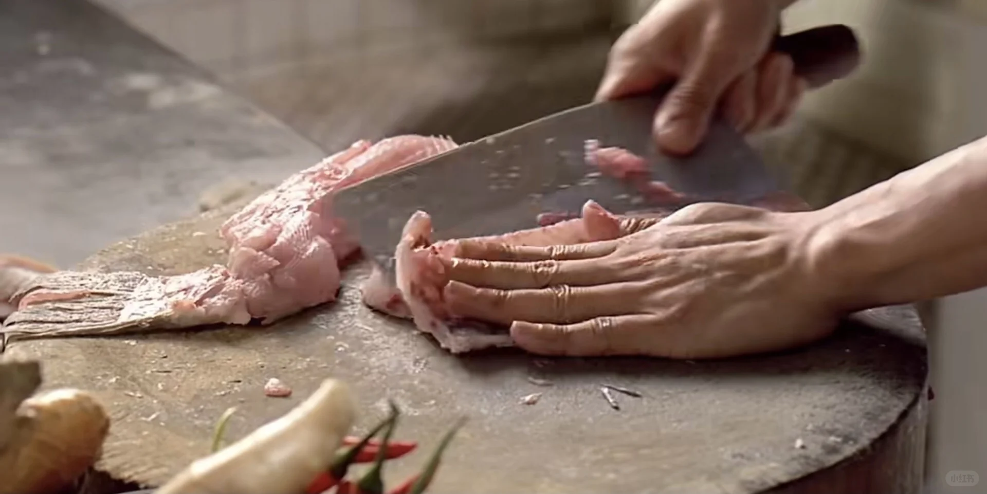 5⃣️3⃣️饮食在明,男女在暗。