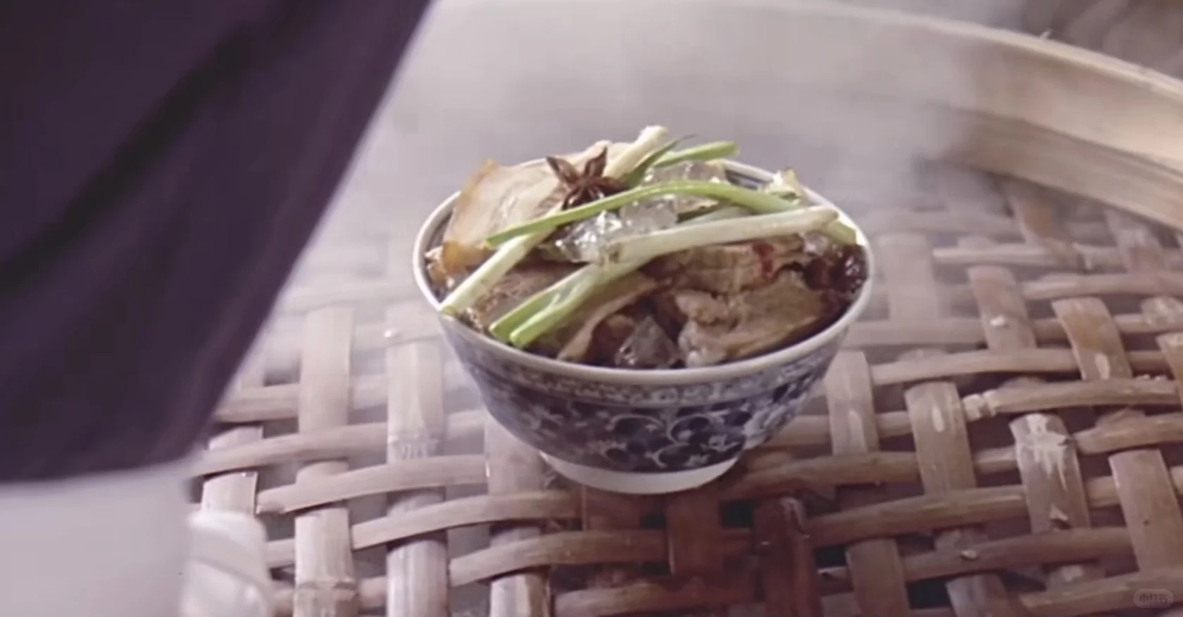 5⃣️3⃣️饮食在明,男女在暗。