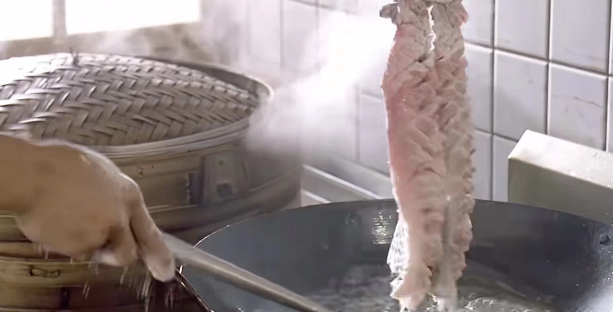 5⃣️3⃣️饮食在明,男女在暗。