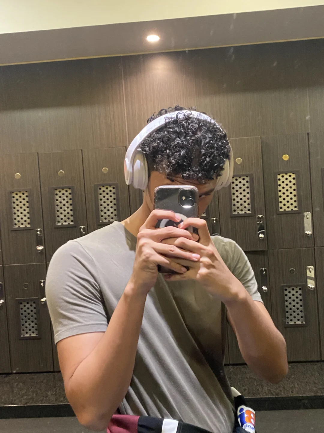 Trying to look friends on this app