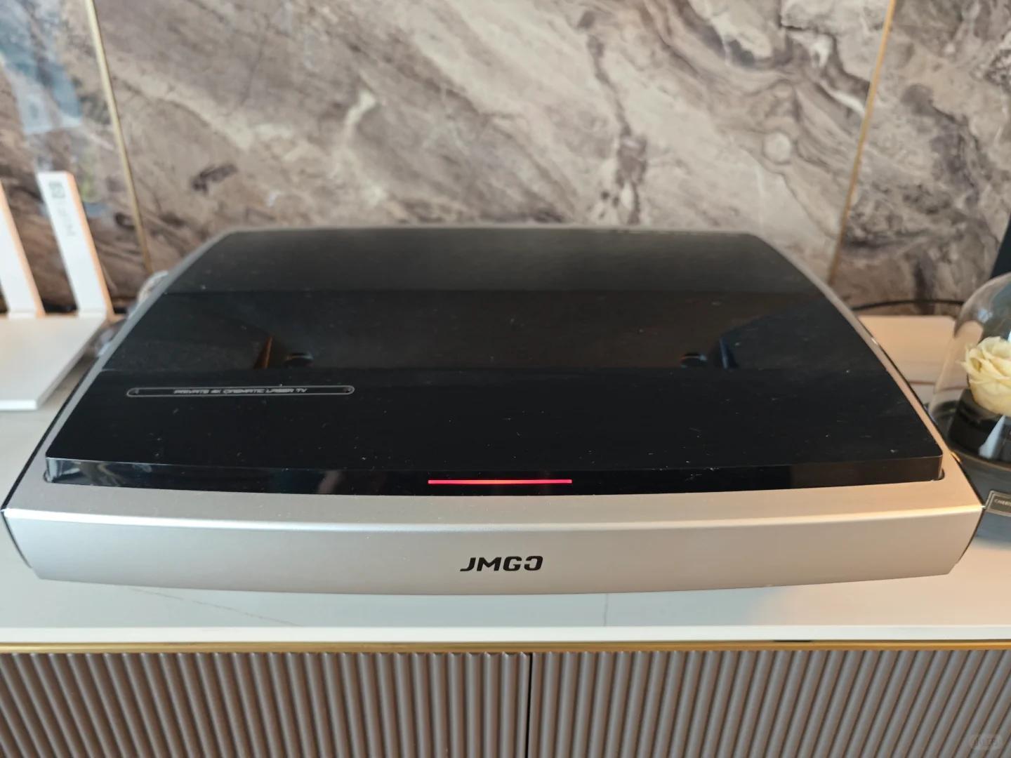 坚果u1激光电视+100寸屏幕，4k，便宜出