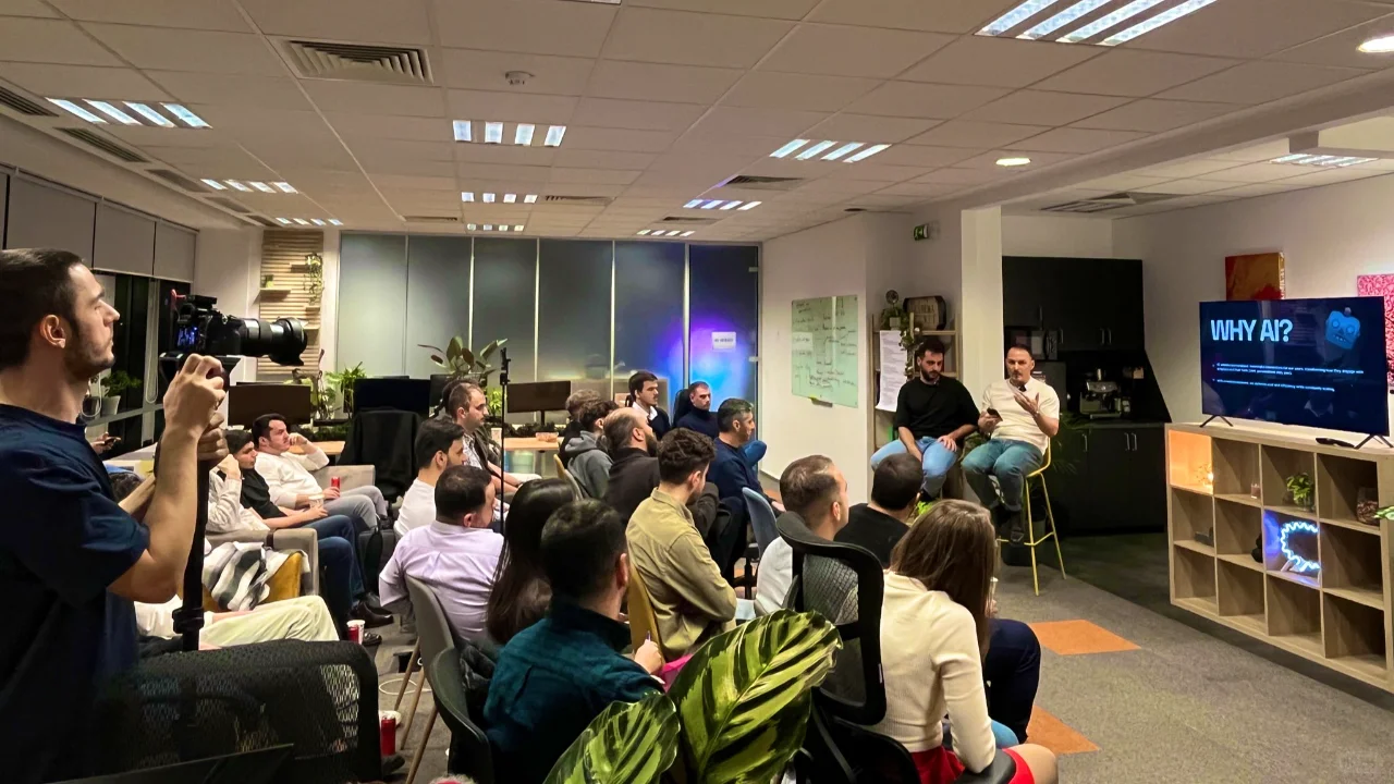 AI综教APP狂揽6000万刀😱AI进入精神世界