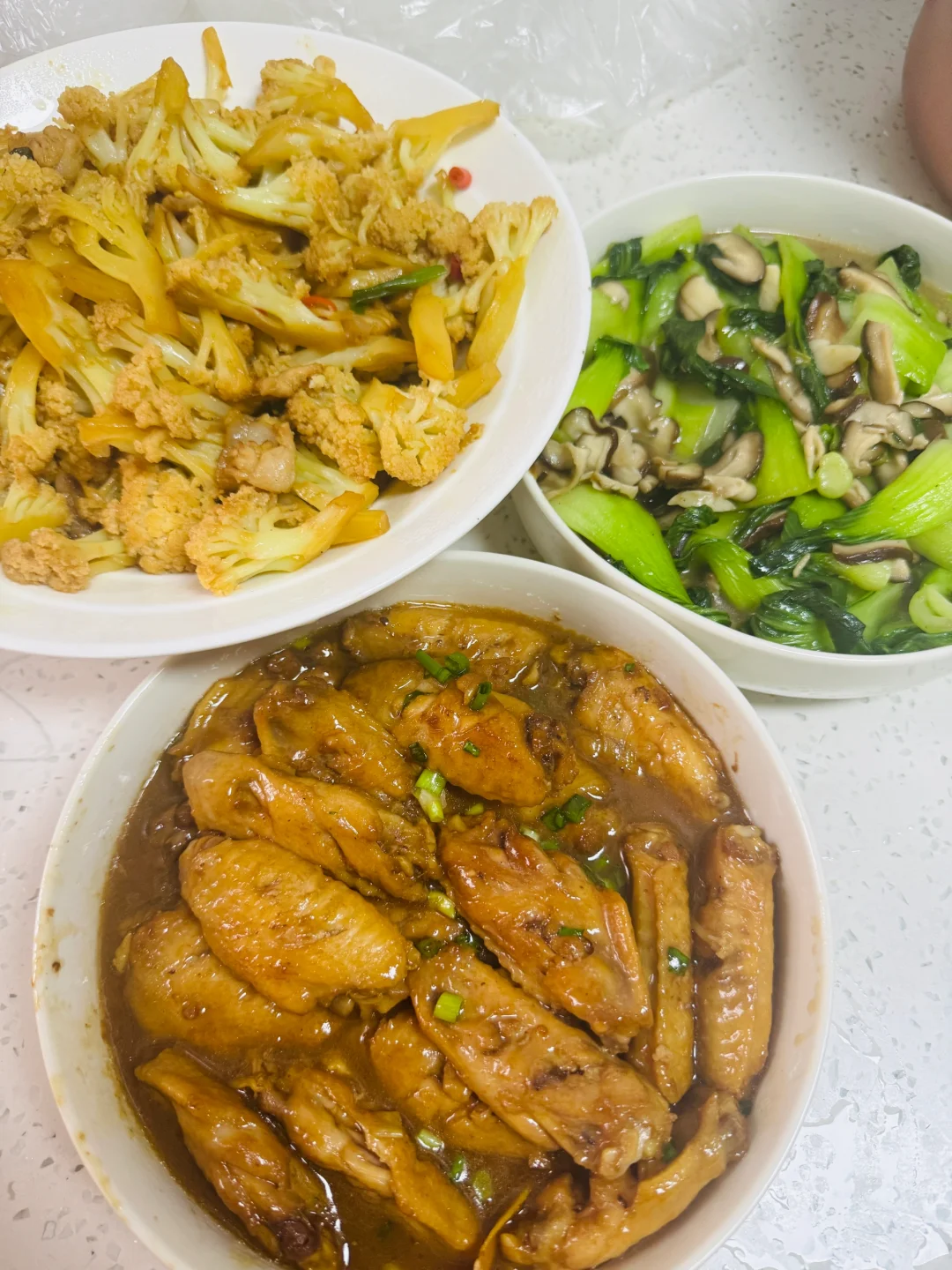 花山软件新城有没有人想吃小饭桌！