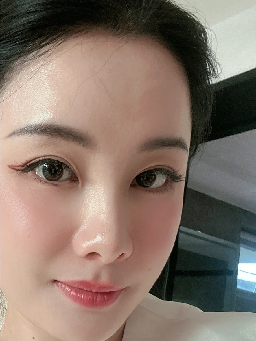 突如其来的老外霸占了我的小红书