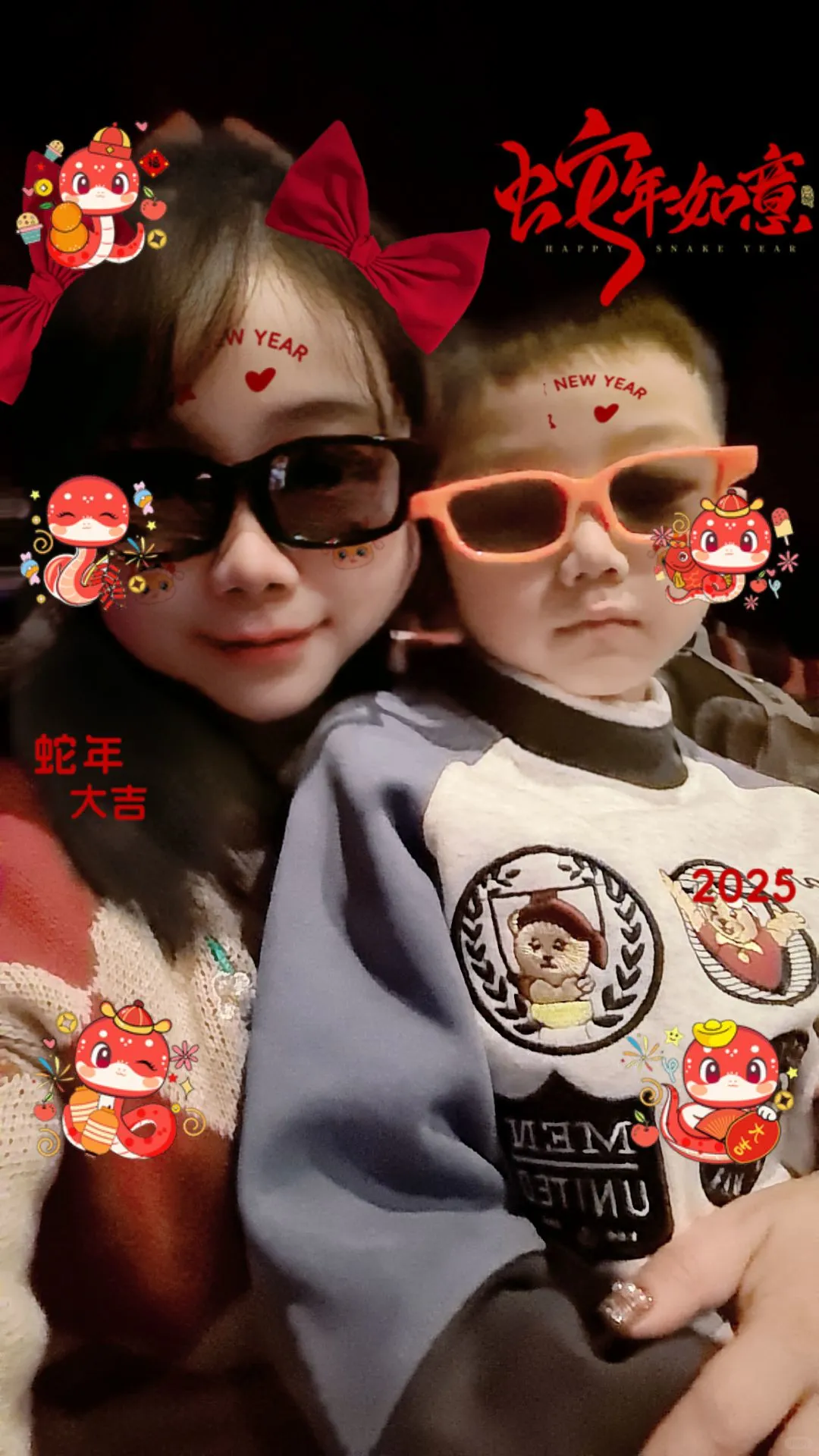 正月初一带两小只看电影“熊出没”