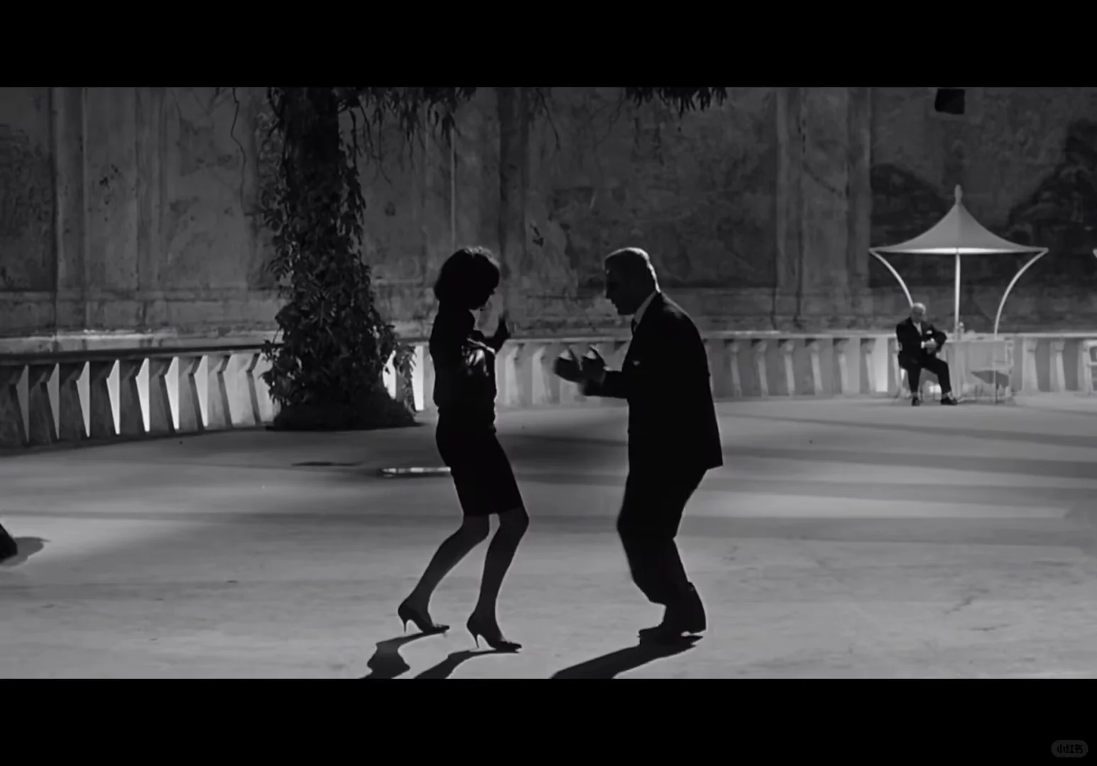 电影|八部半 把观众的大脑放入破壁机