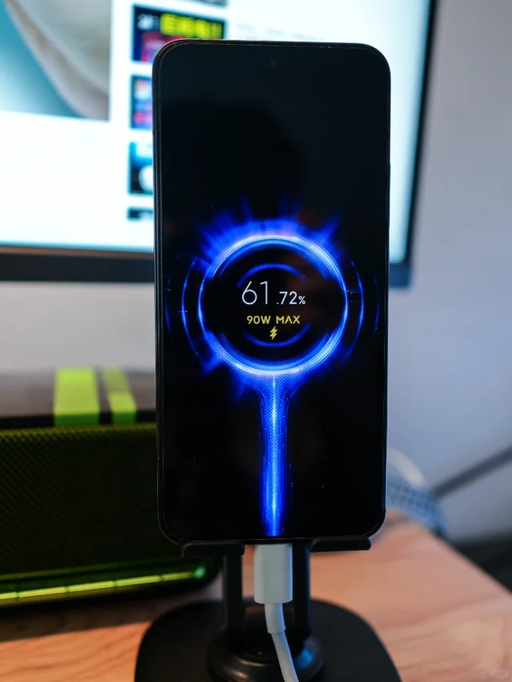 这或许是一种舒服的手机双持方案