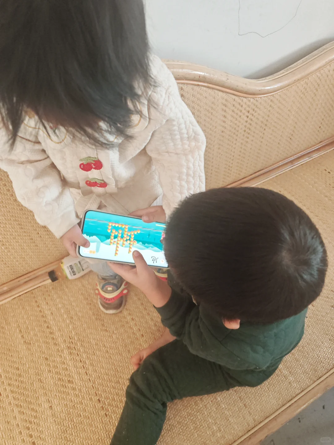 我的两个学霸宝宝，为了识字打起来了❗