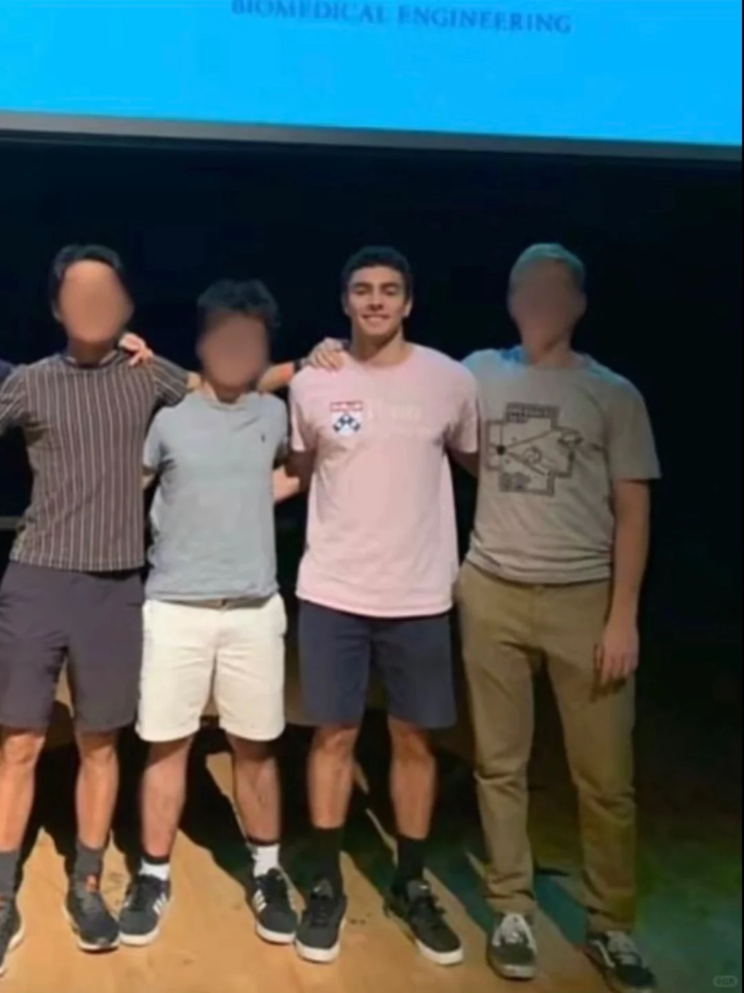 粉色娇嫩，你如今才26岁😍