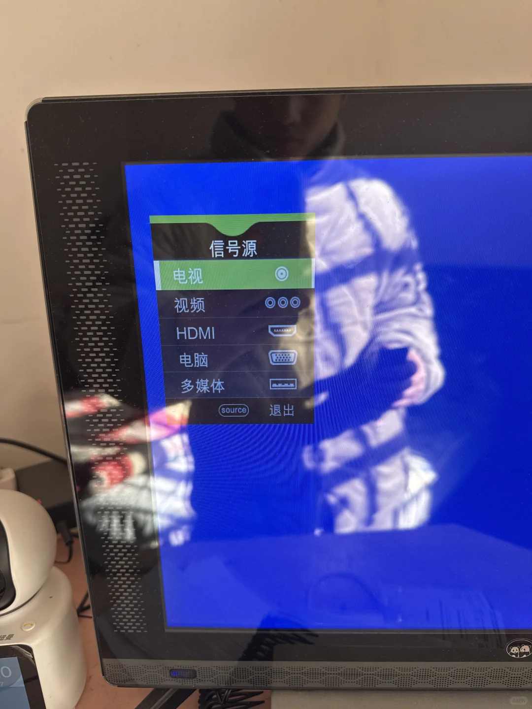 老人家83岁看电视求帮助！！网络盒子不会用