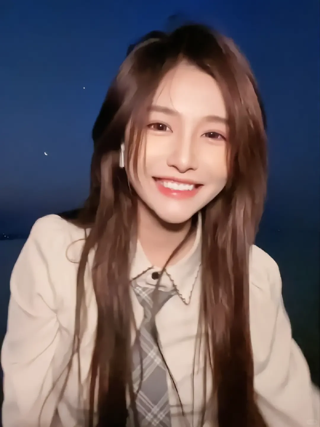 唉，我是女的也喜欢看美女😆