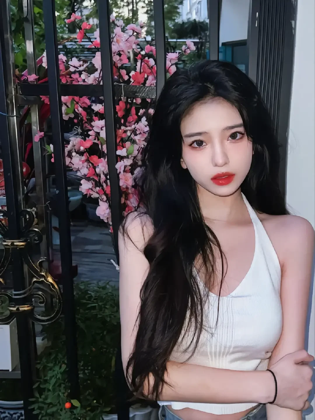 唉，我是女的也喜欢看美女😆