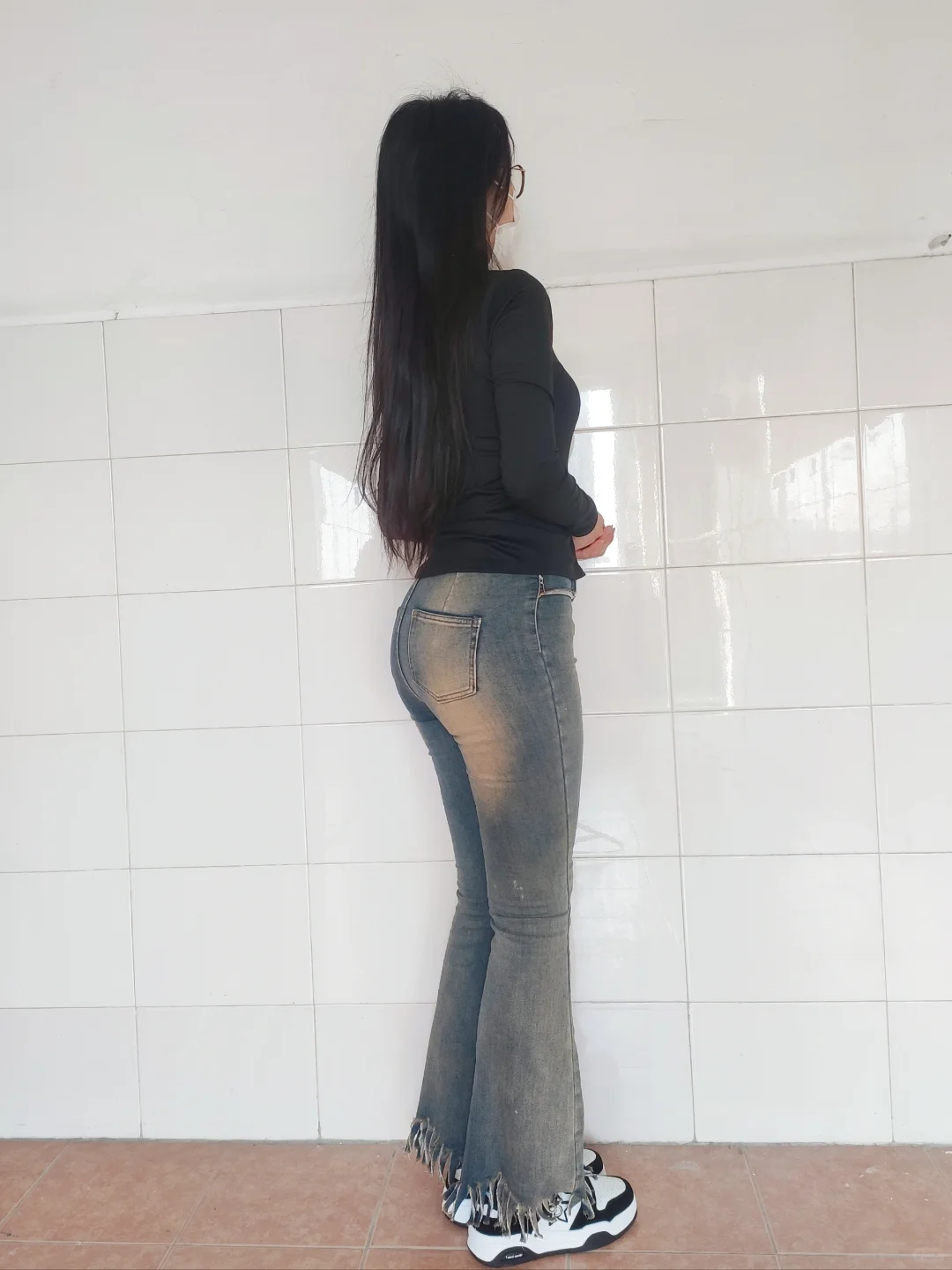 一条辣妹喇叭裤