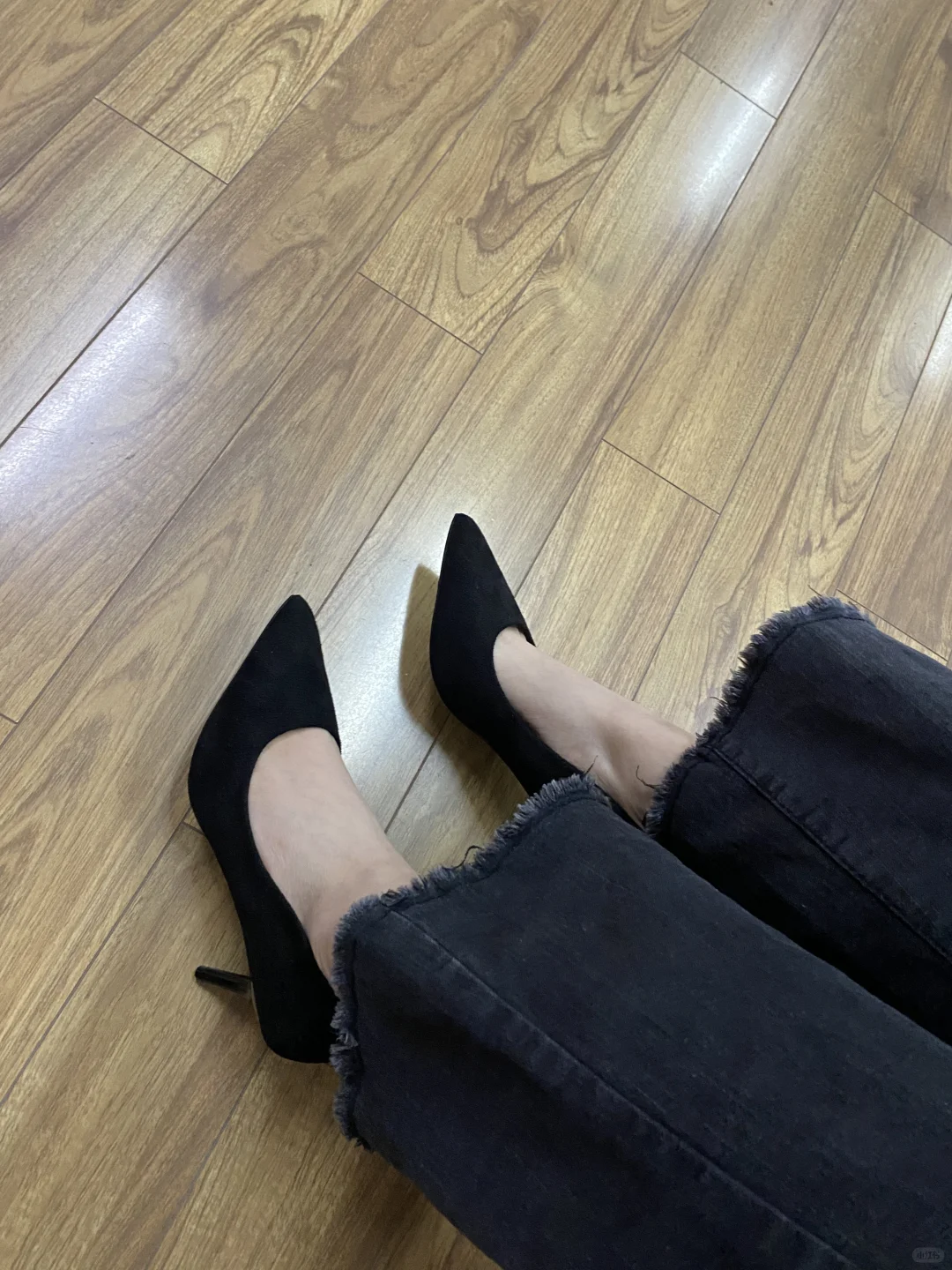 女大第一次穿高跟鞋🥹狠狠爱死了