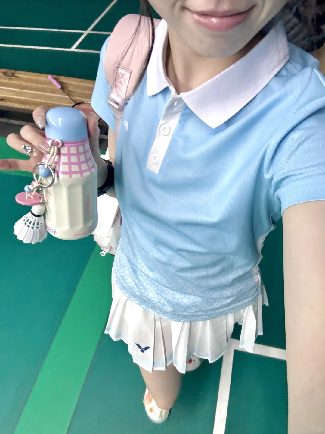 羽球女孩们😓别以为穿裙子打球很好看…