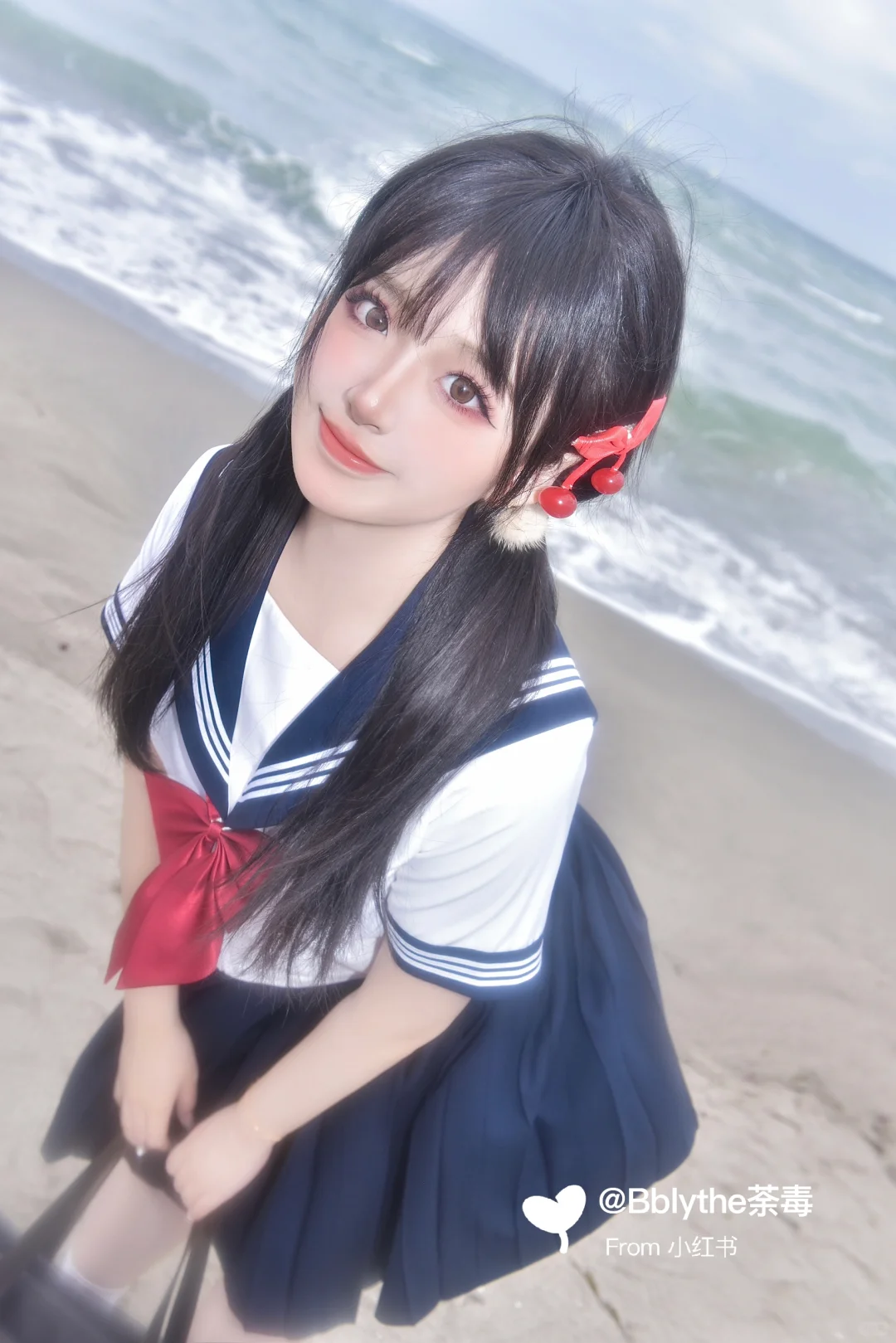 🇯🇵风吹过的红色领结和裙摆