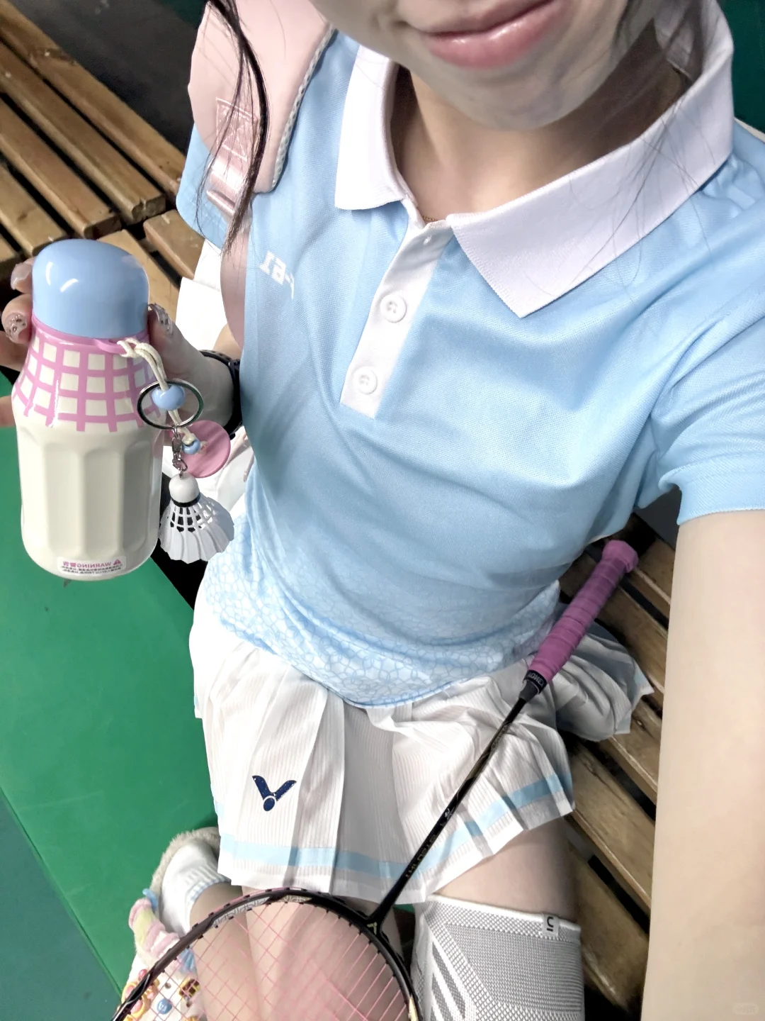 羽球女孩们😓别以为穿裙子打球很好看…