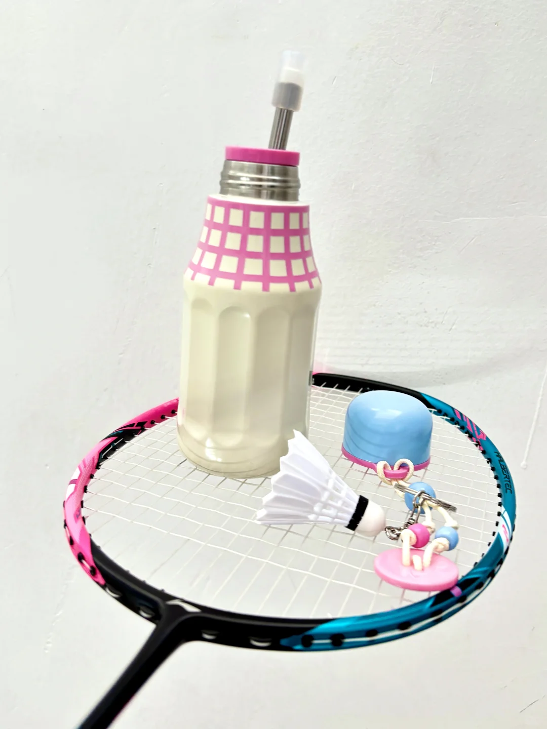 羽球女孩们😓别以为穿裙子打球很好看…