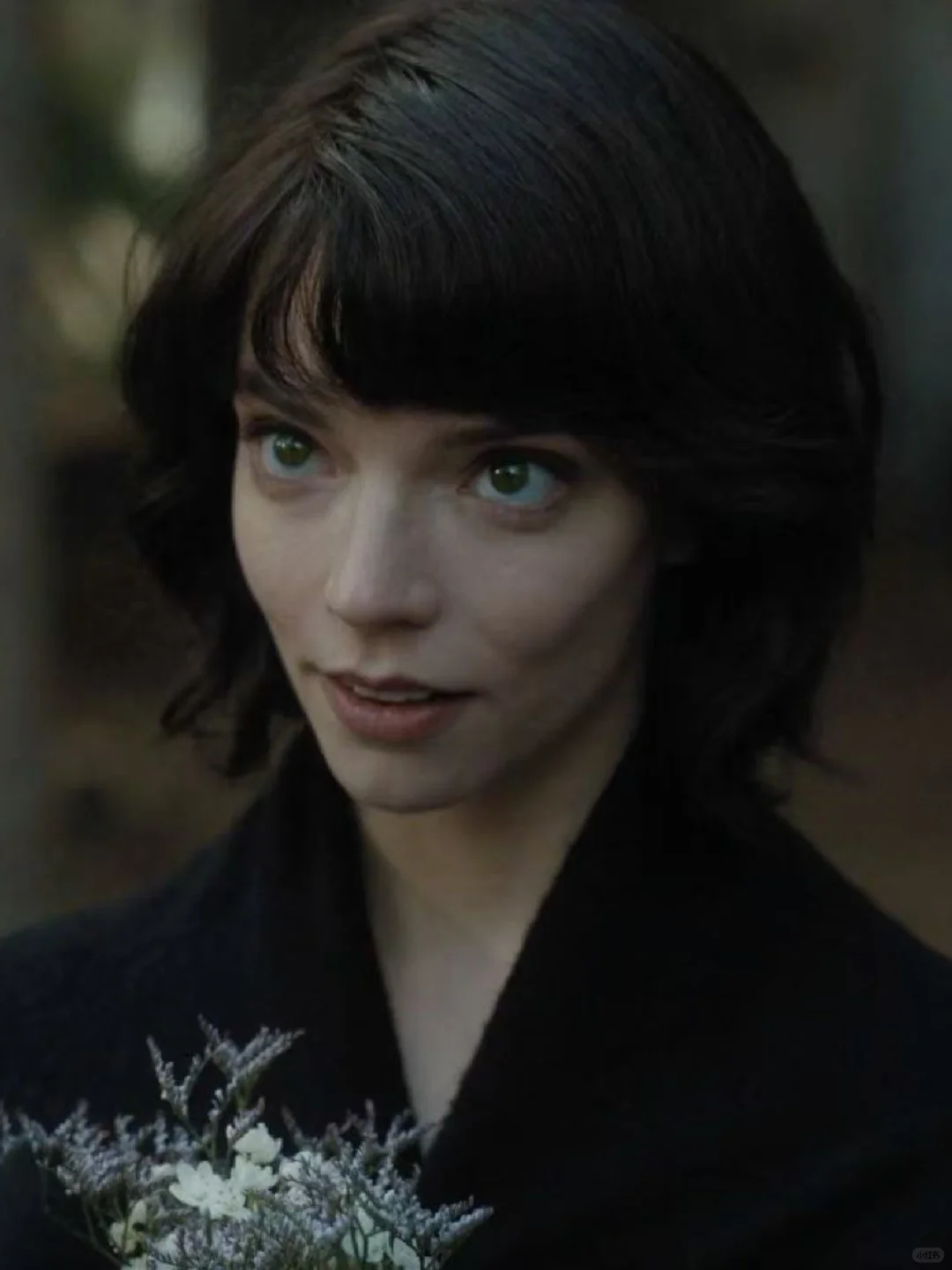 安雅泰勒和爆裂鼓手在《峡谷》里鲨疯了