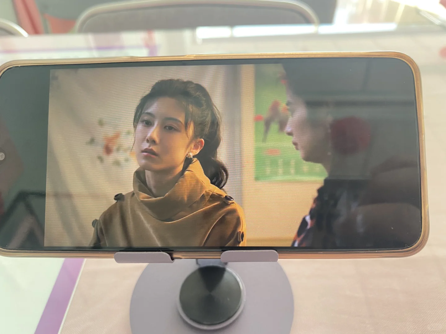 分享一款现在可以免费观看〈六姊妹〉的 app