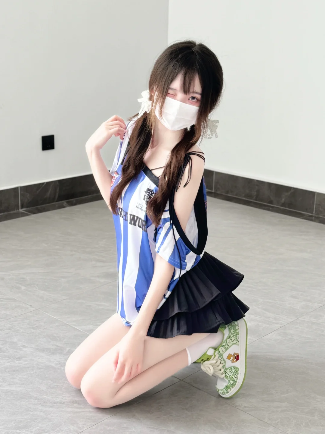 你摸摸我的衣服，看看是不是做你对象的料子