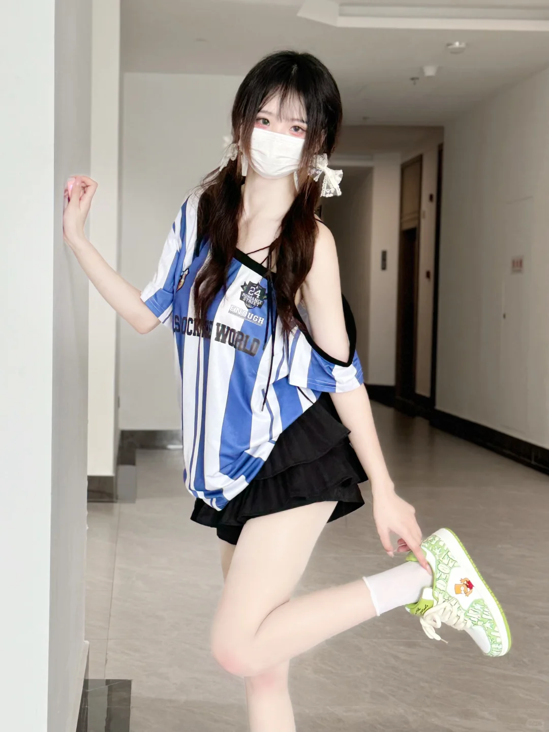 你摸摸我的衣服，看看是不是做你对象的料子