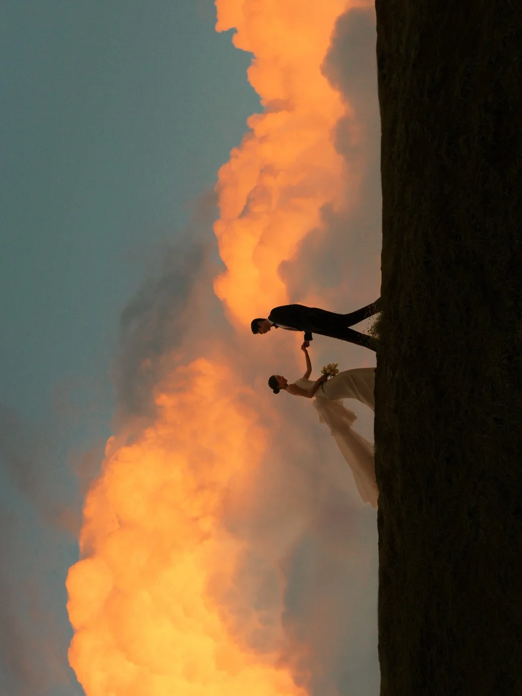 电影感森系草坪婚纱照太高级了❗️