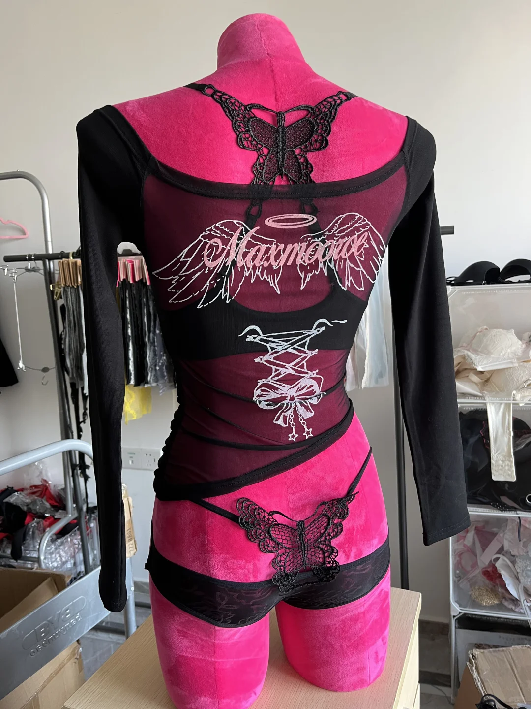 还是邪恶蝴蝶帅啊