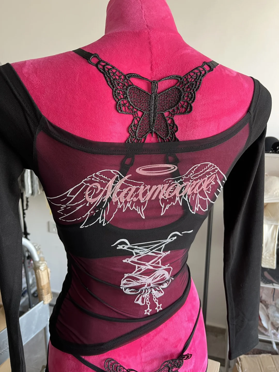 还是邪恶蝴蝶帅啊