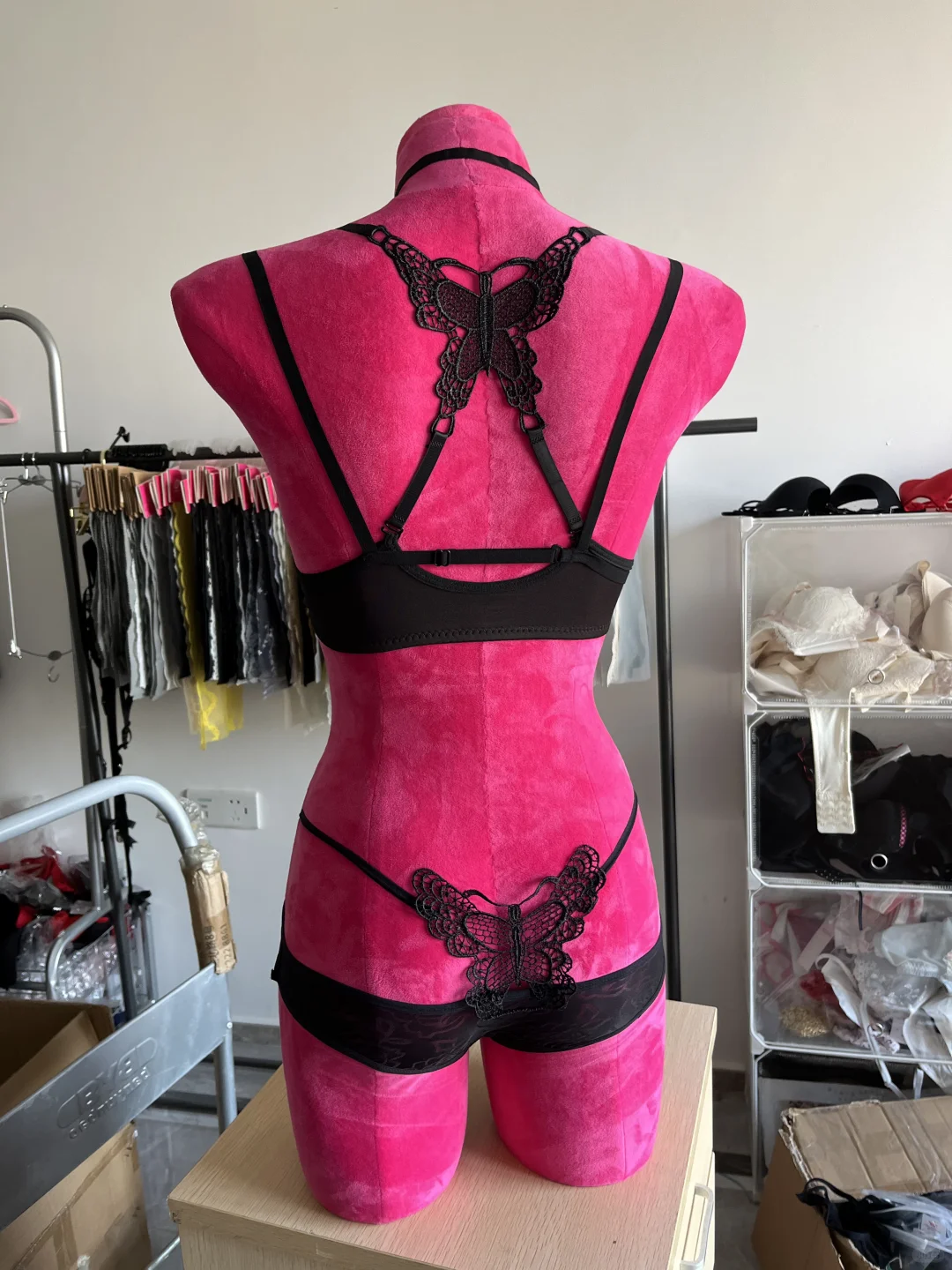 还是邪恶蝴蝶帅啊