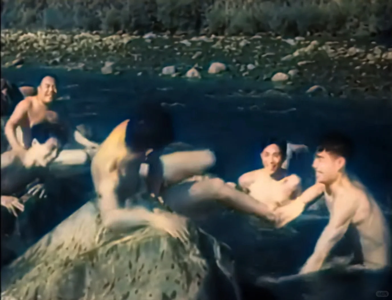 老电影也太敢拍了！这镜头放现在绝对不过审