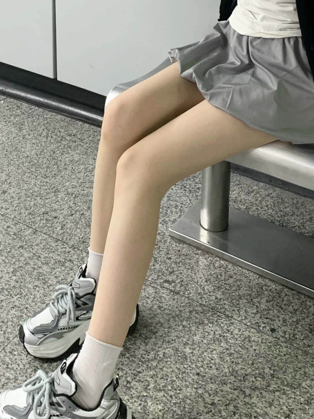 买了一条隐形的防晒丝袜...