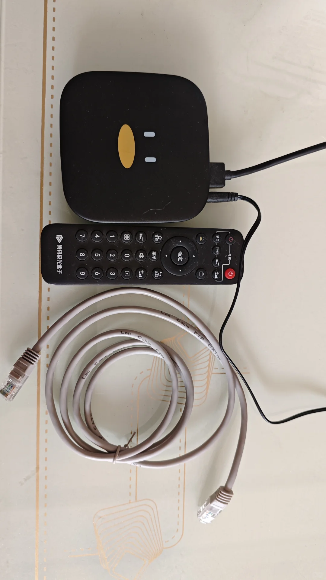 搬家出小米路由器 腾讯极光电视盒子