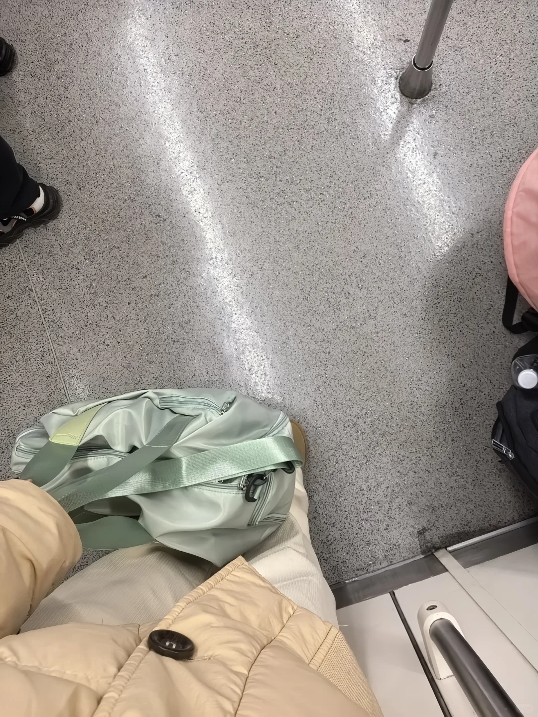 22女大学游泳第一节课！