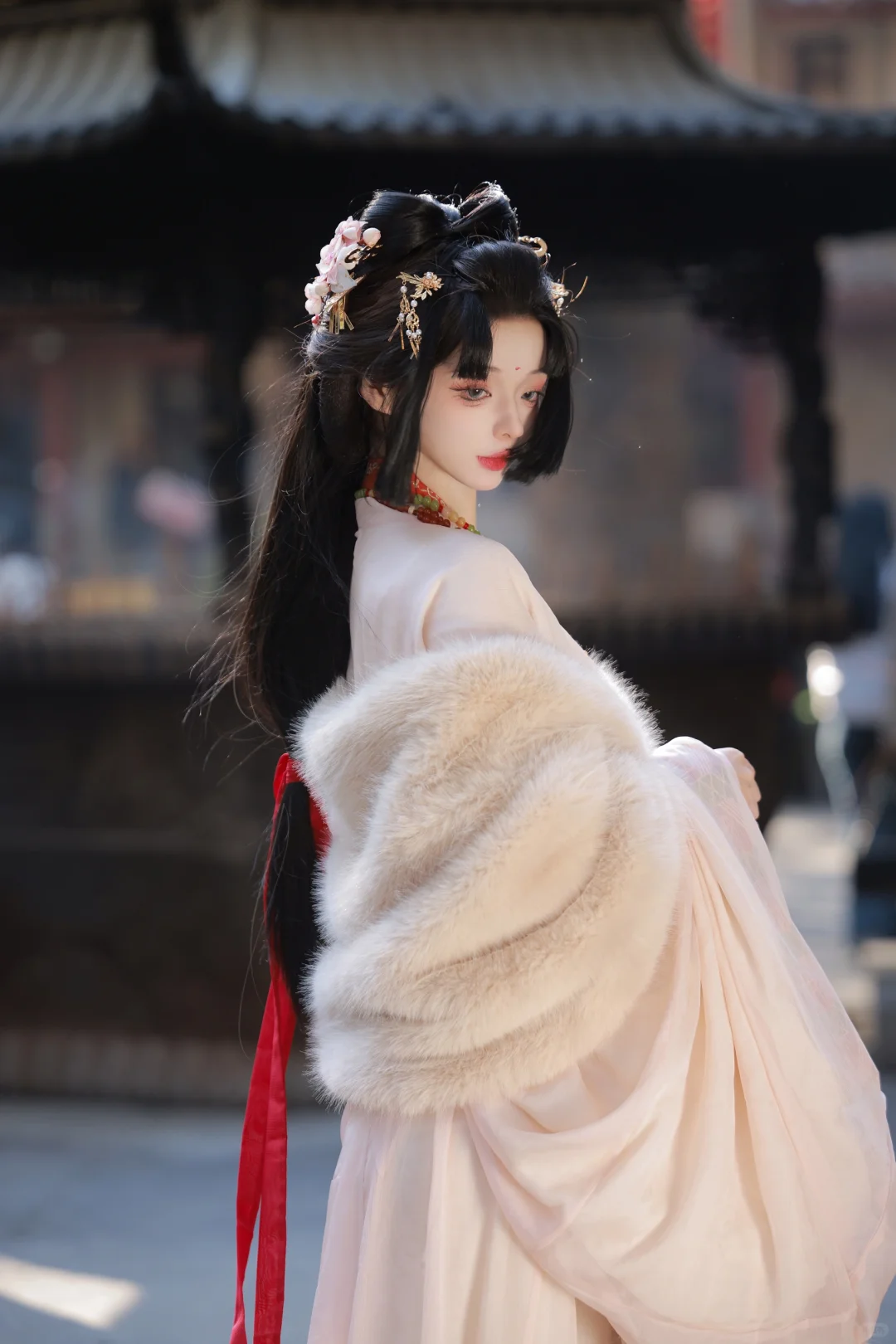 “何苦执念，只是路过人间”