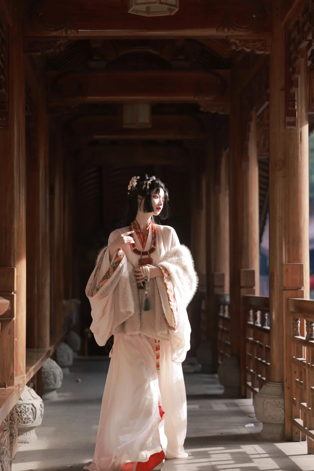 “何苦执念，只是路过人间”