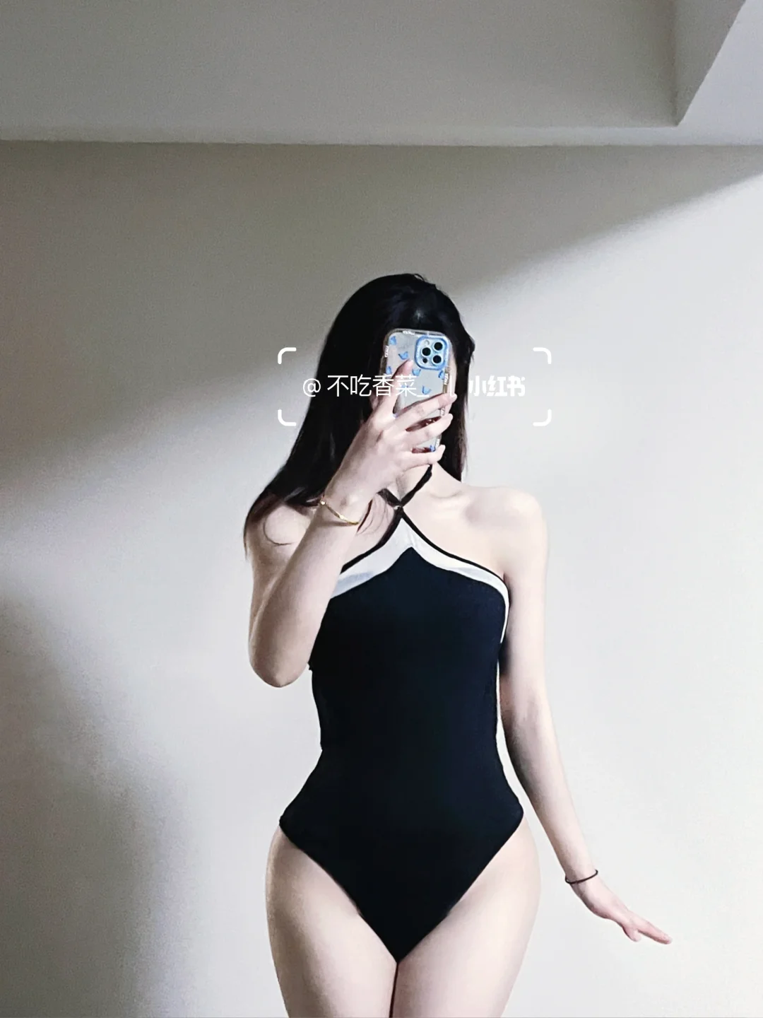 左滑帮我上身 |美出高级感的黑曜石泳衣🖤