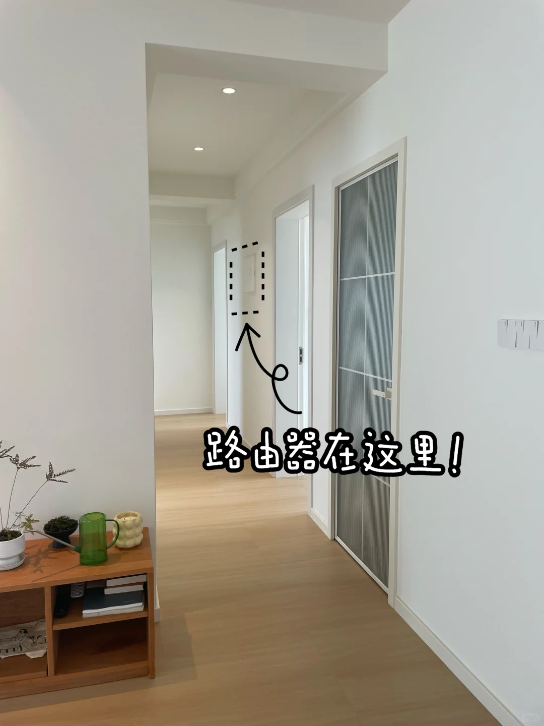 没有电视柜如何隐藏各种盒子、电线？