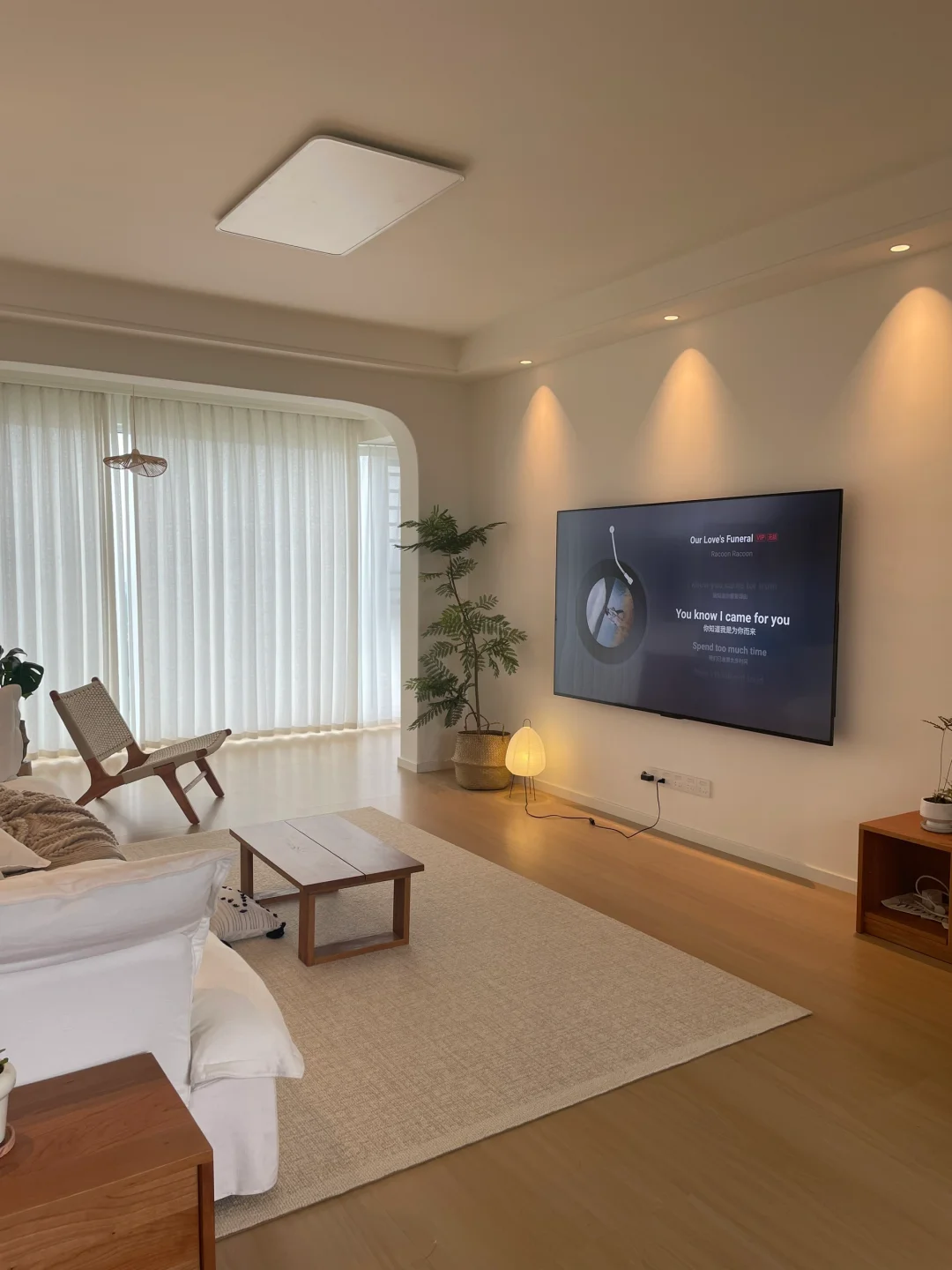 没有电视柜如何隐藏各种盒子、电线？